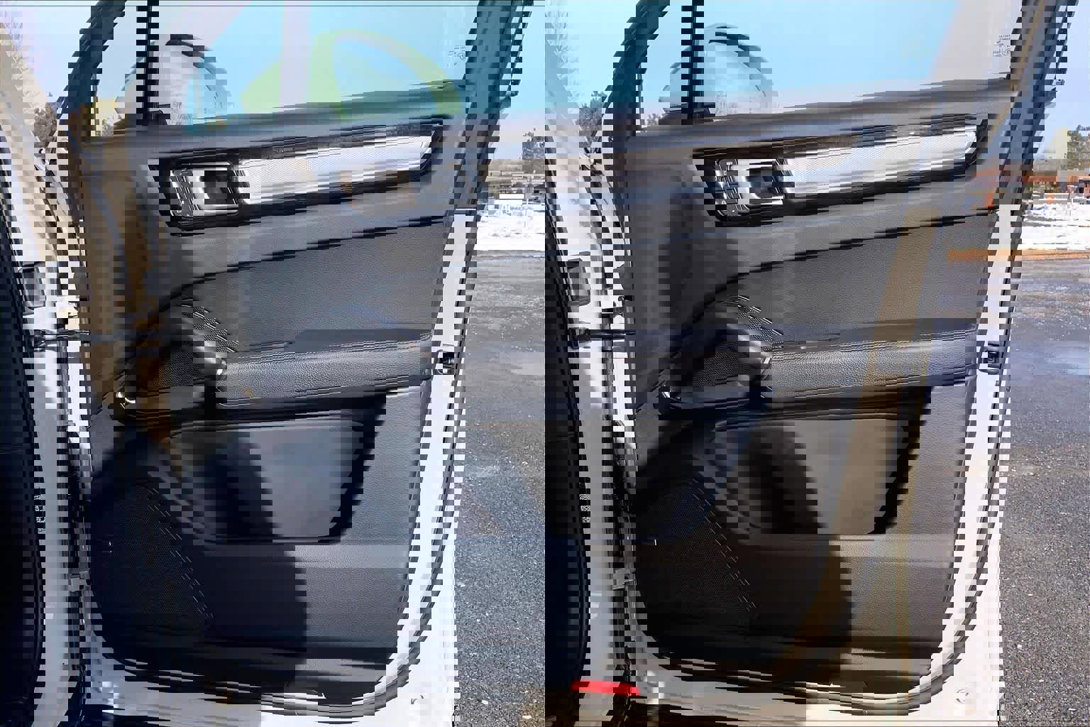 Certified 2022 Porsche Cayenne Platinum Edition image 42