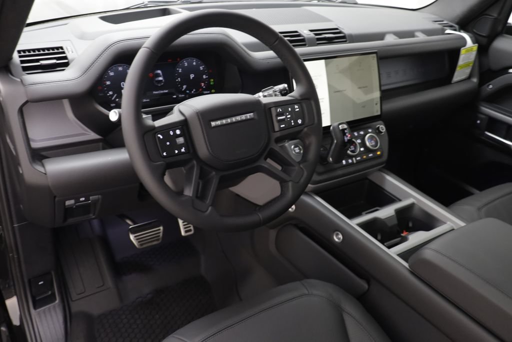 New 2026 Land Rover Defender 90 V8 AWD/4WD image 7