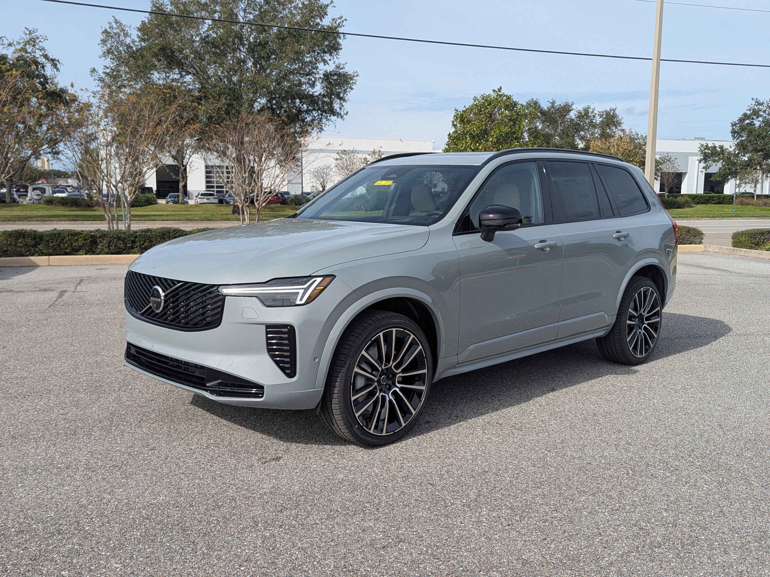 New 2026 Volvo XC90 B6 Ultra w/ Protection Package image 3