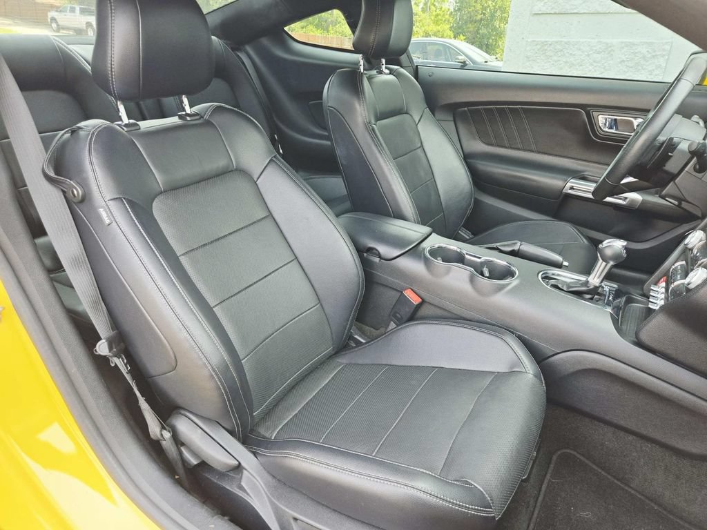 Used 2016 Ford Mustang GT Premium w/ Equipment Group 401A RWD image 16