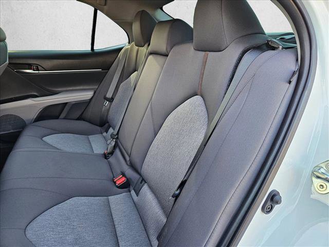 Used 2020 Toyota Camry LE image 21