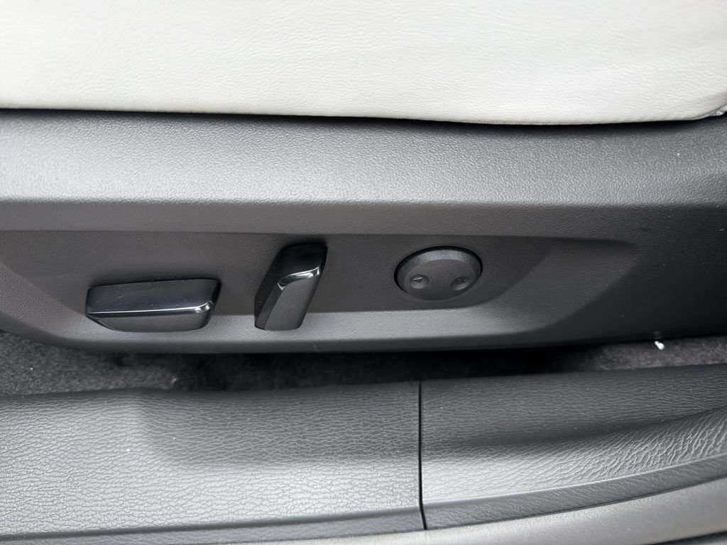 New 2026 Mitsubishi Outlander SE AWD/4WD image 16