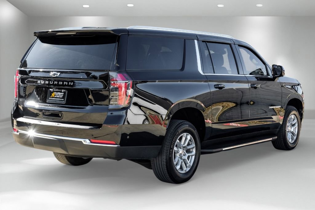 Used 2025 Chevrolet Suburban LS image 6