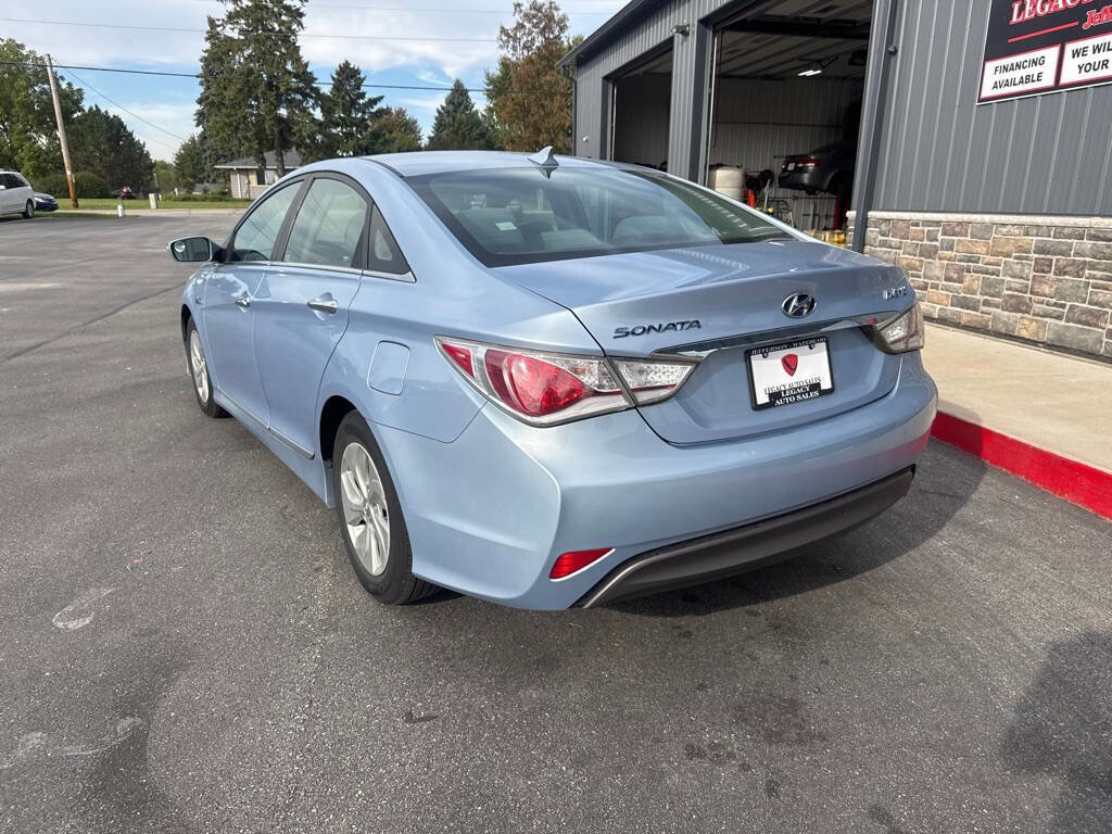 Used 2014 Hyundai Sonata Hybrid image 3