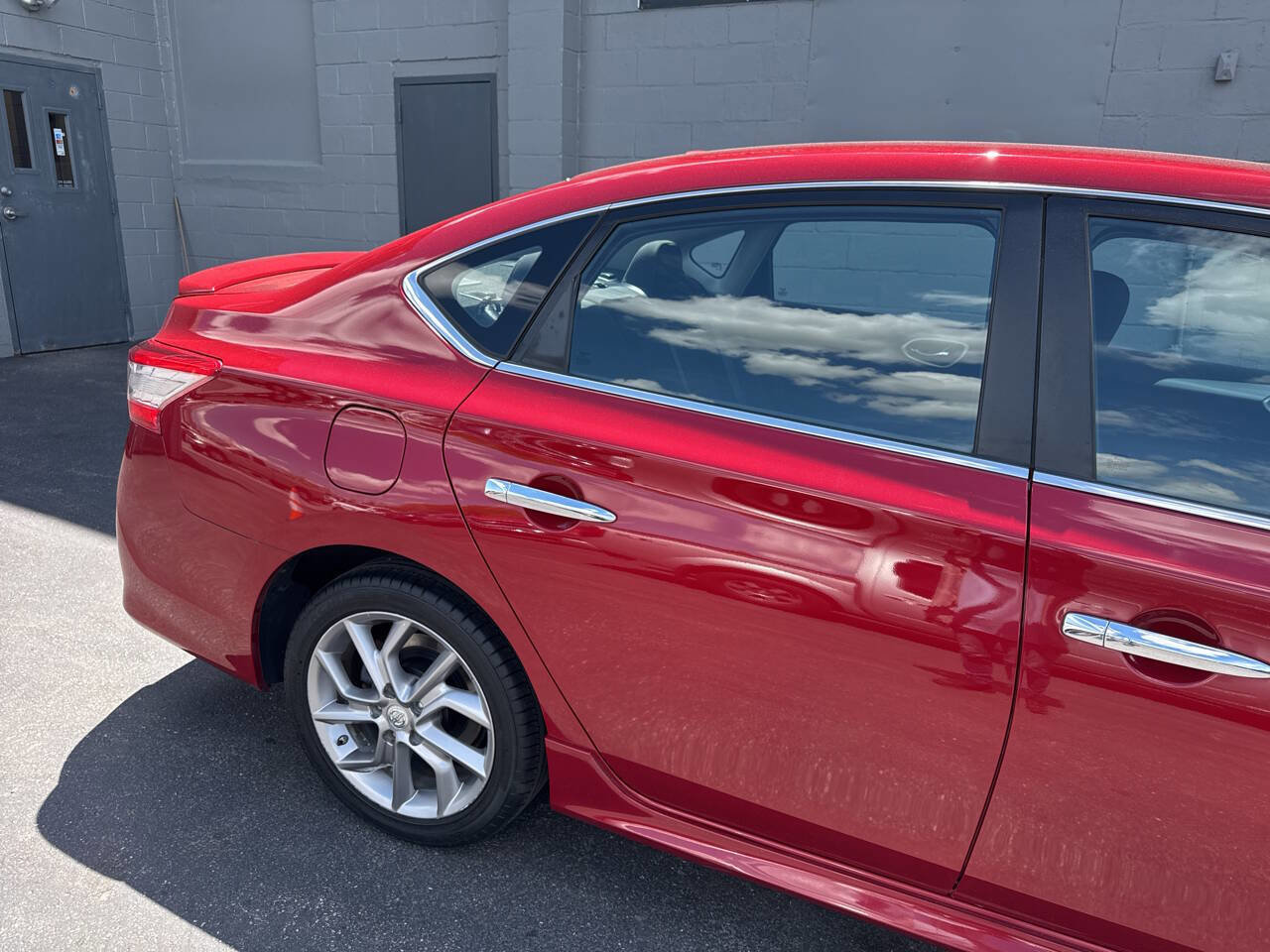 Used 2013 Nissan Sentra SR w/ Driver Pkg FWD image 9