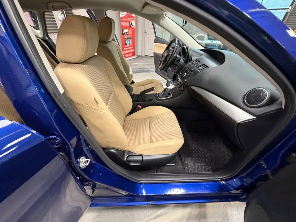 Used 2013 MAZDA MAZDA3 i Touring image 36
