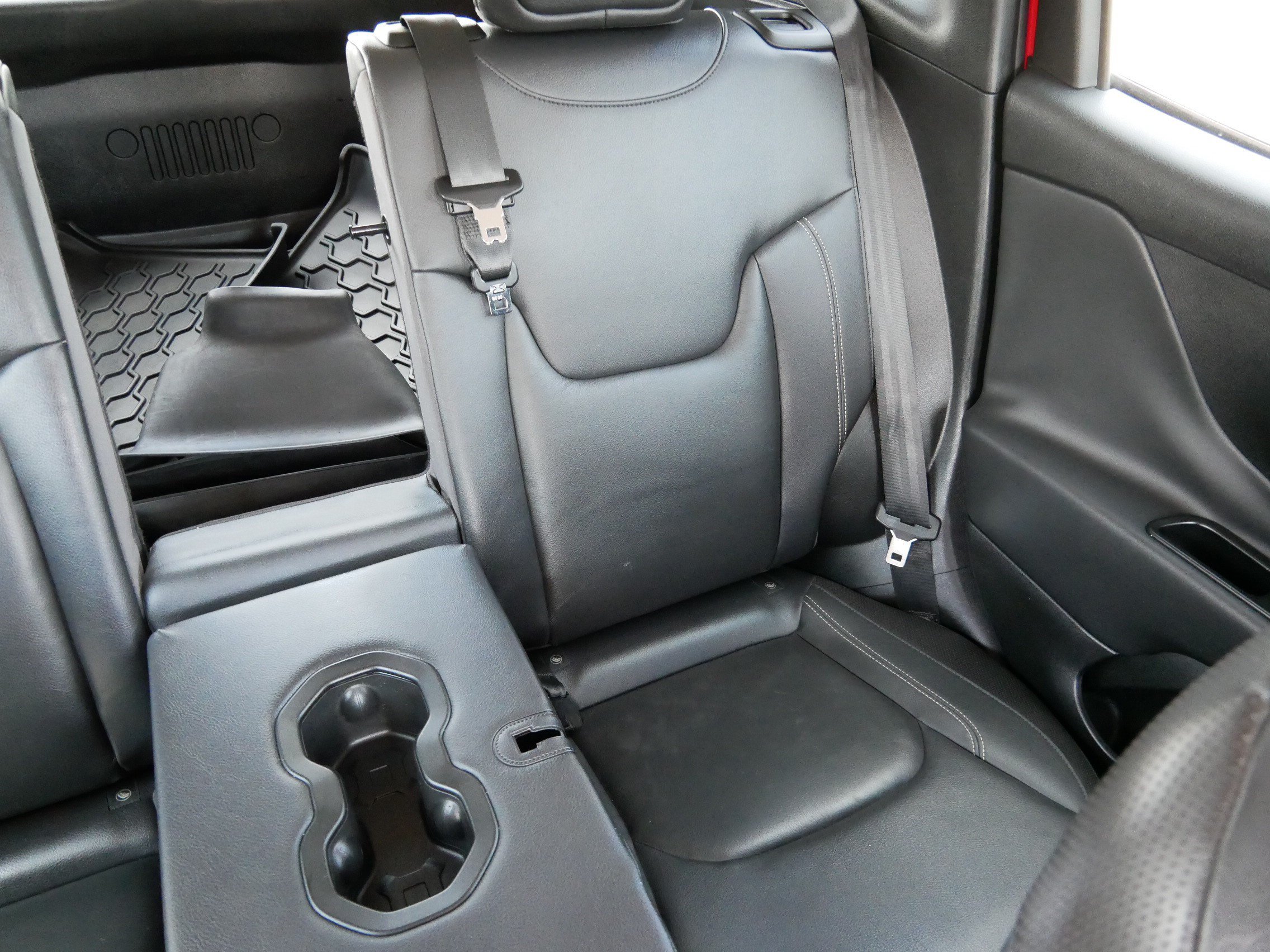 Used 2015 Jeep Renegade Limited w/ Safety & Security Group I AWD/4WD image 14