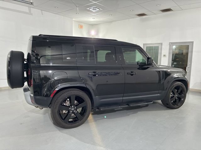 Used 2024 Land Rover Defender 110 S image 9