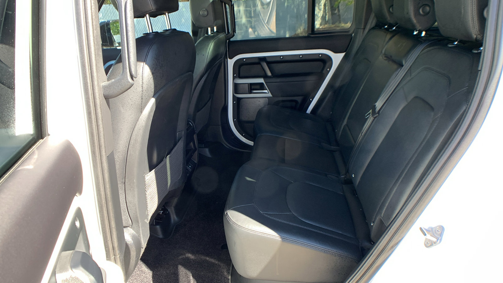 Used 2024 Land Rover Defender 110 S image 21