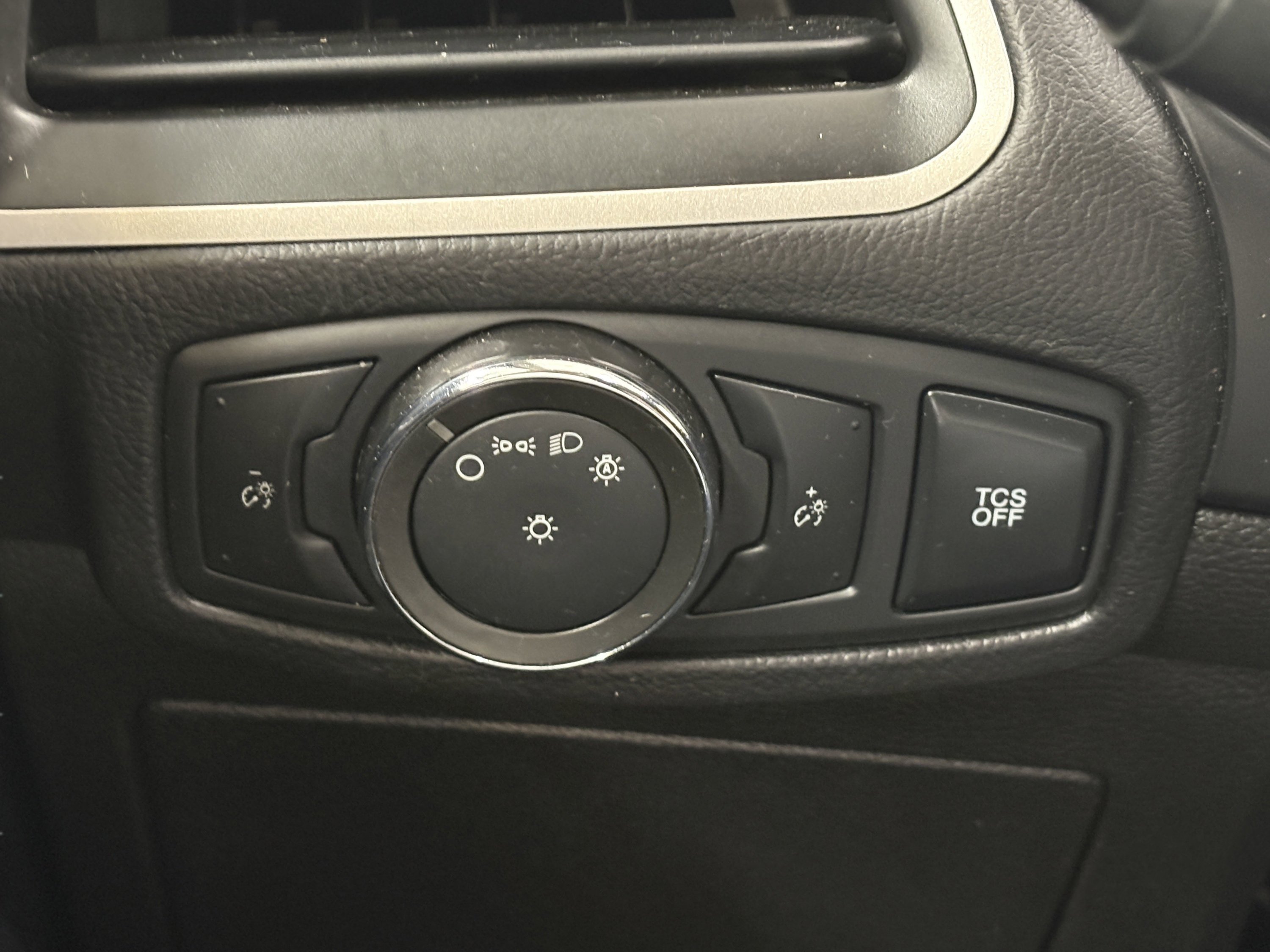 Used 2022 Ford Edge SEL AWD/4WD image 19