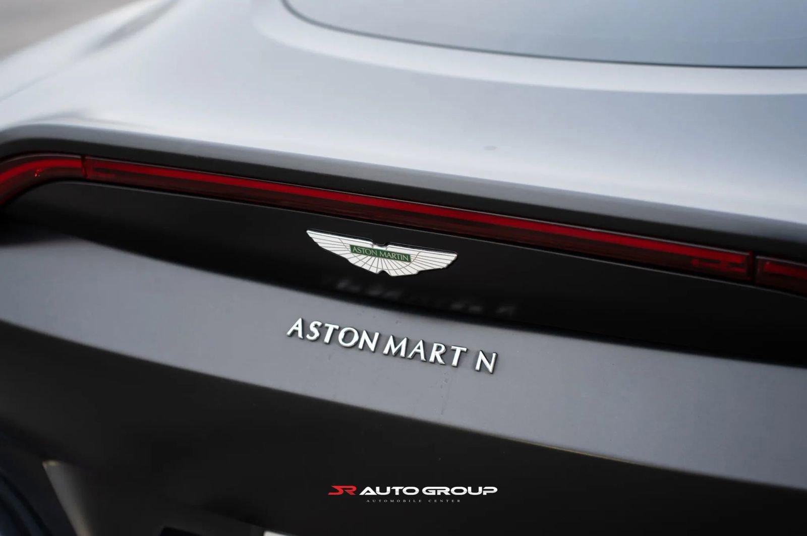 Used 2019 Aston Martin V8 Vantage Coupe image 8