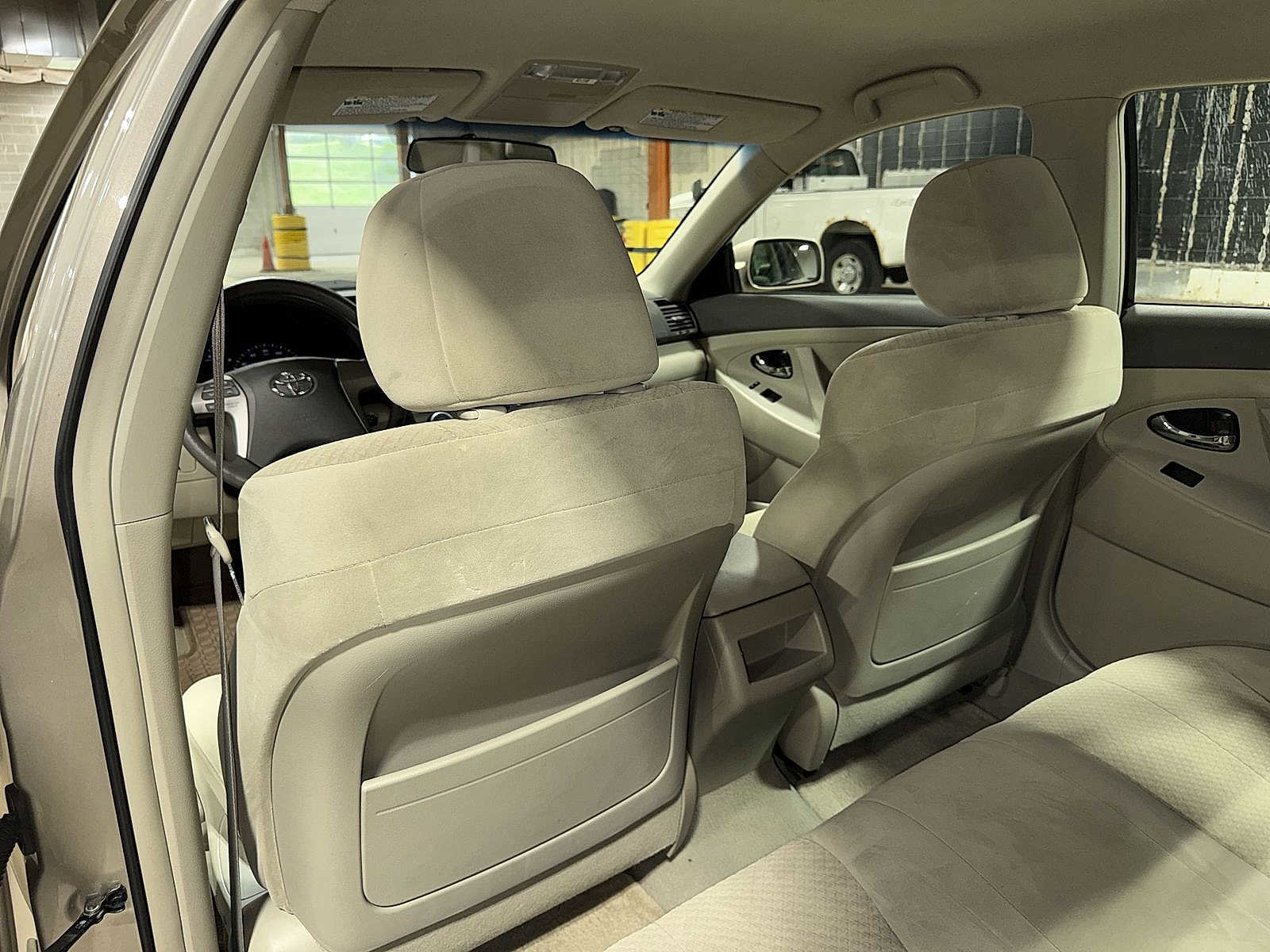 Used 2009 Toyota Camry LE FWD image 26