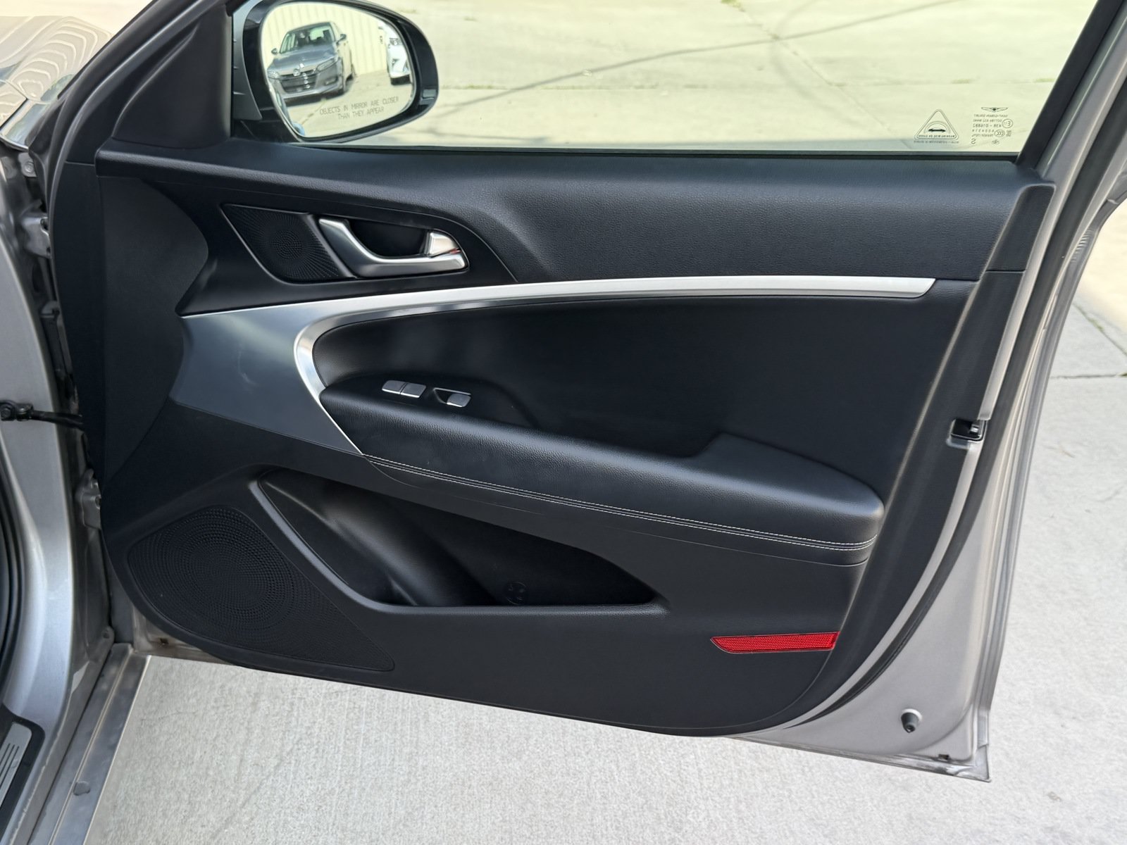 Used 2020 Genesis G70 2.0T RWD image 33