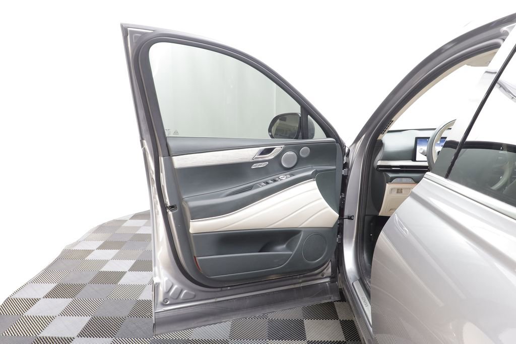 Used 2025 Genesis GV80 3.5T Prestige image 5