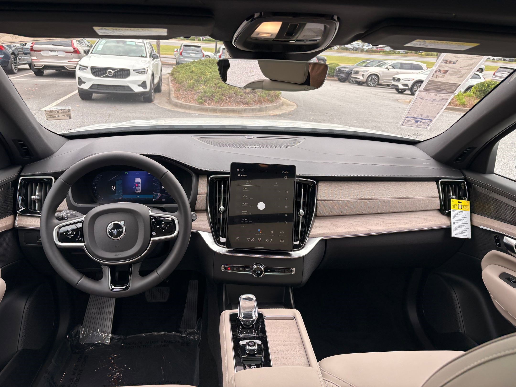 New 2026 Volvo XC90 B6 Plus w/ Protection Package image 16