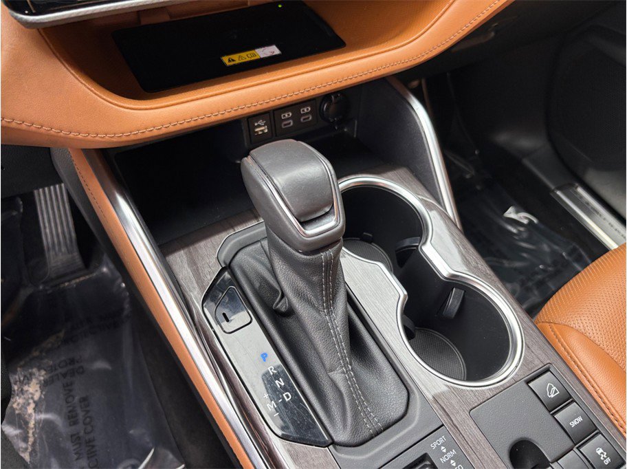 Used 2023 Toyota Highlander Platinum image 40