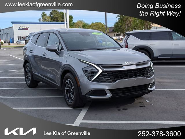 Used 2025 Kia Sportage LX FWD image 1