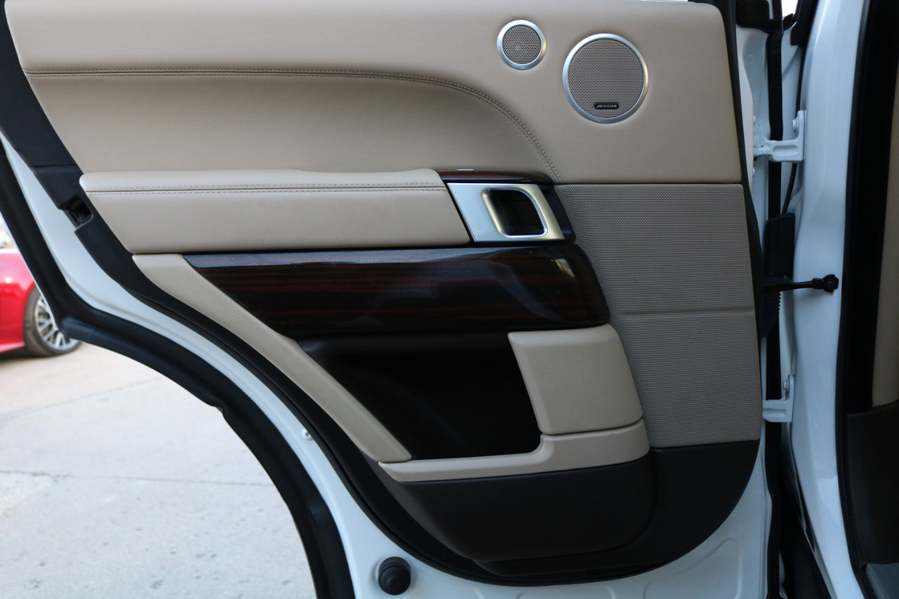 Used 2016 Land Rover Range Rover Supercharged image 34