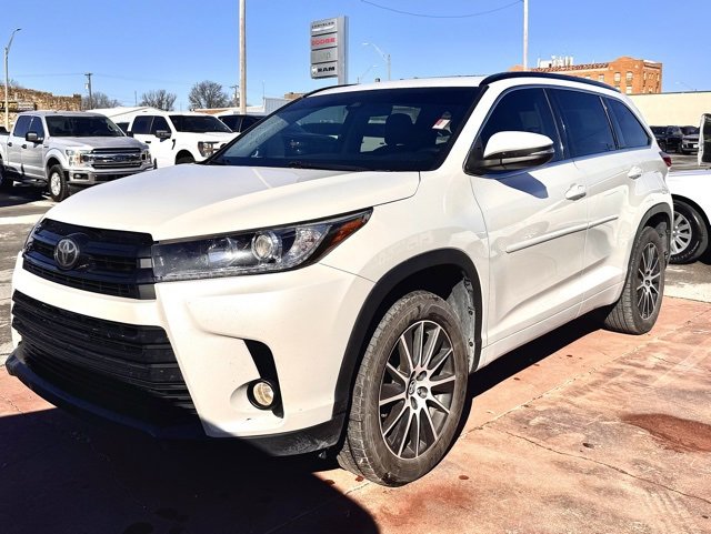 Used 2018 Toyota Highlander SE