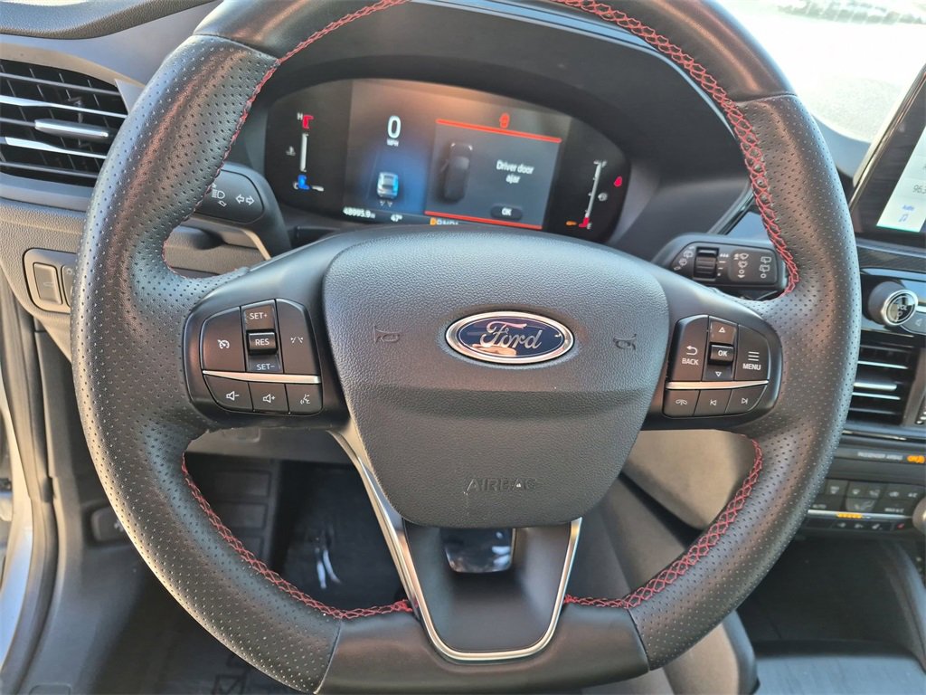 Used 2023 Ford Escape ST-Line image 14