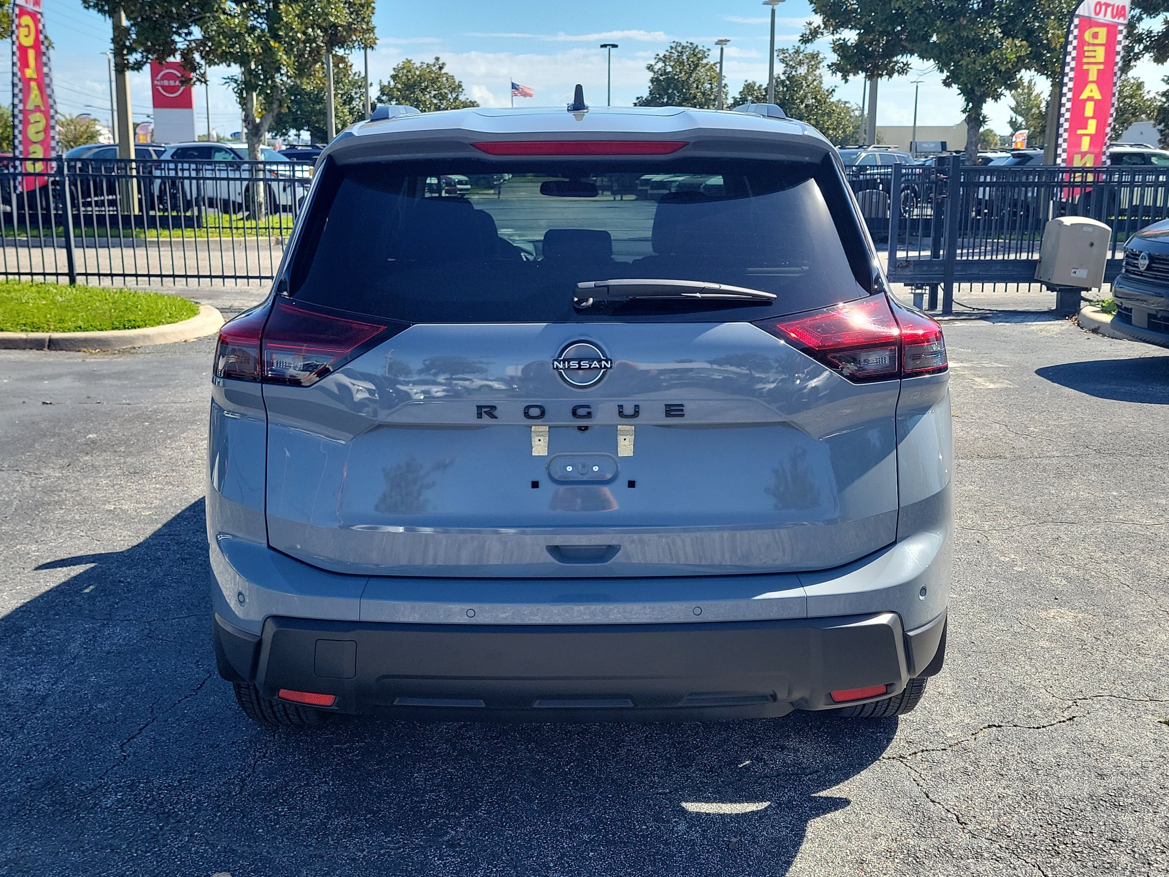 Certified 2026 Nissan Rogue Dark Armor FWD image 5