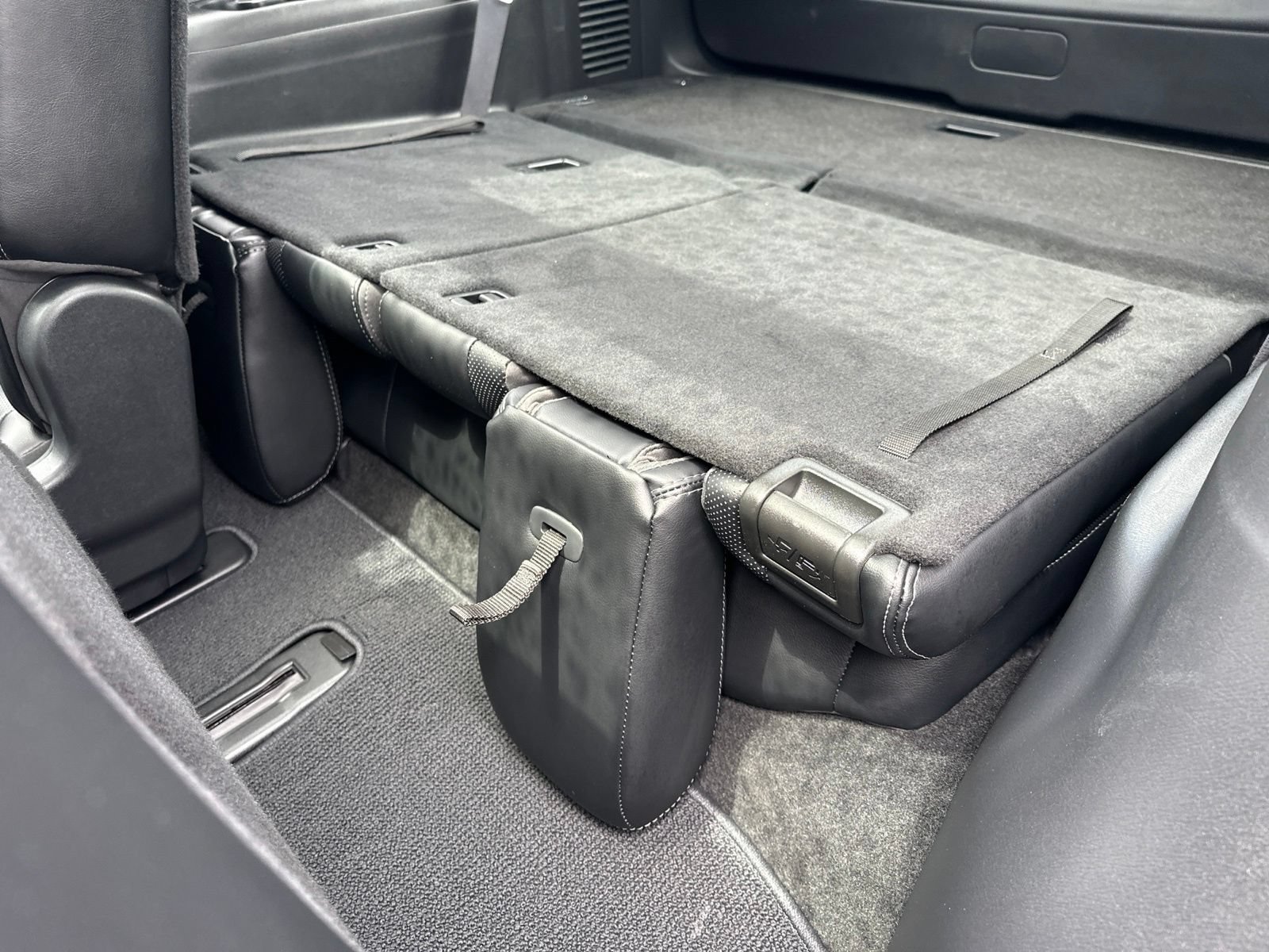 Used 2017 Nissan Pathfinder Platinum AWD/4WD image 23