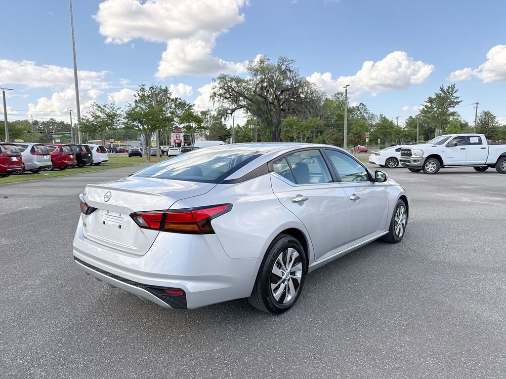 Used 2023 Nissan Altima 2.5 S image 3