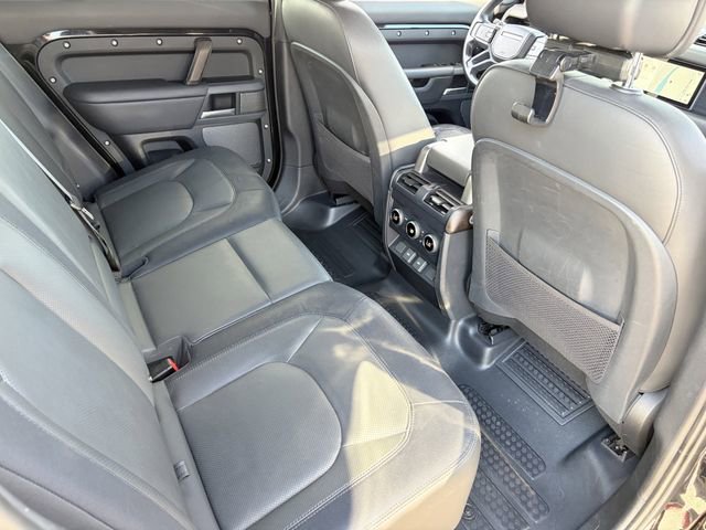 Used 2024 Land Rover Defender 110 X-Dynamic SE AWD/4WD image 23