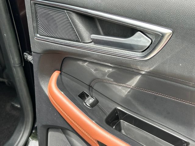 Used 2019 Ford Edge Titanium w/ Equipment Group 301A AWD/4WD image 34