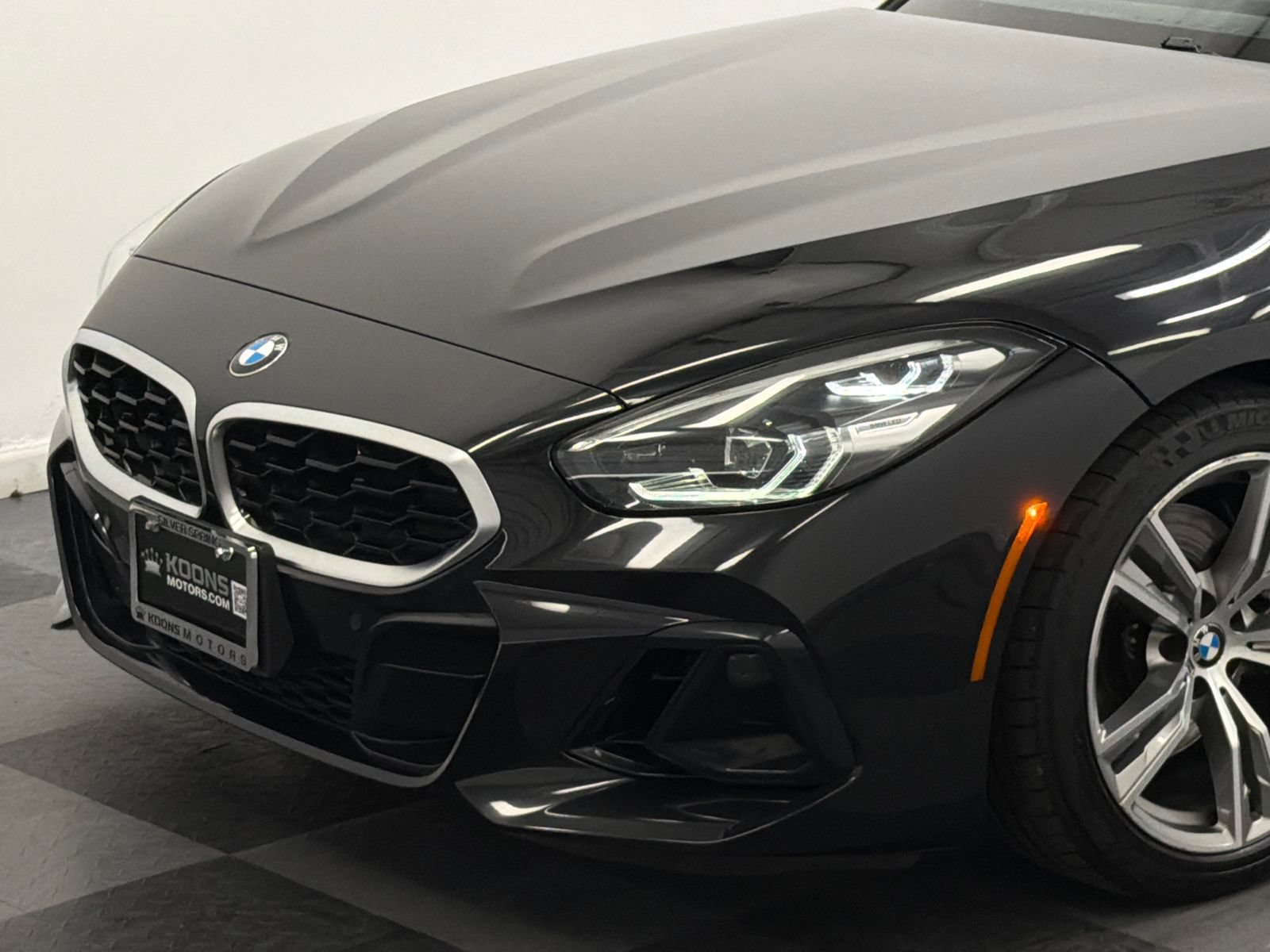 Used 2025 BMW Z4 sDrive30i RWD image 2