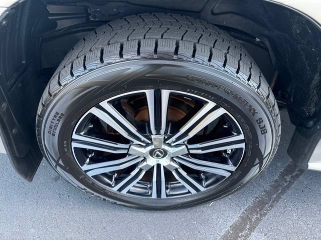 Used 2018 Lexus LX 570 4WD w/ Luxury Package image 13