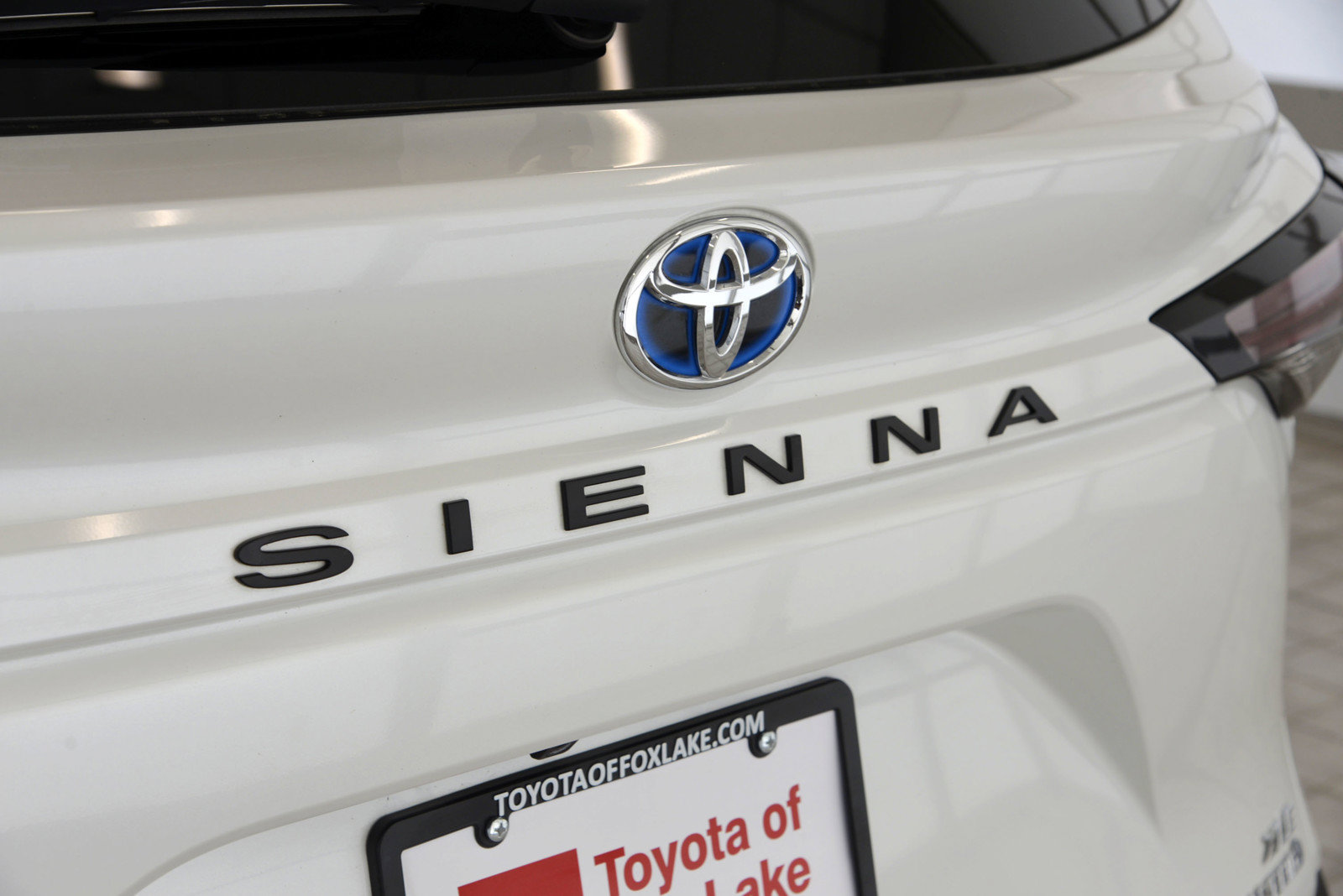 Used 2024 Toyota Sienna XLE AWD/4WD image 36
