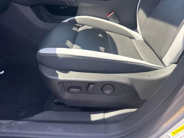 Used 2025 Buick Envision Sport Touring image 17