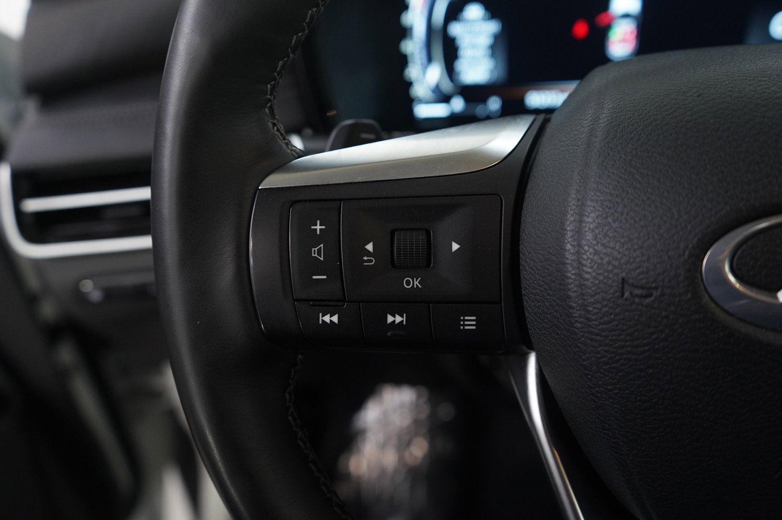 Used 2024 INFINITI QX60 Sensory AWD/4WD image 19