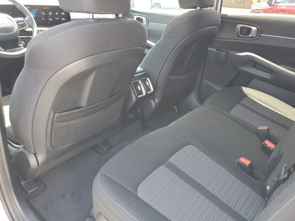 Used 2025 Kia Sorento LX FWD image 22