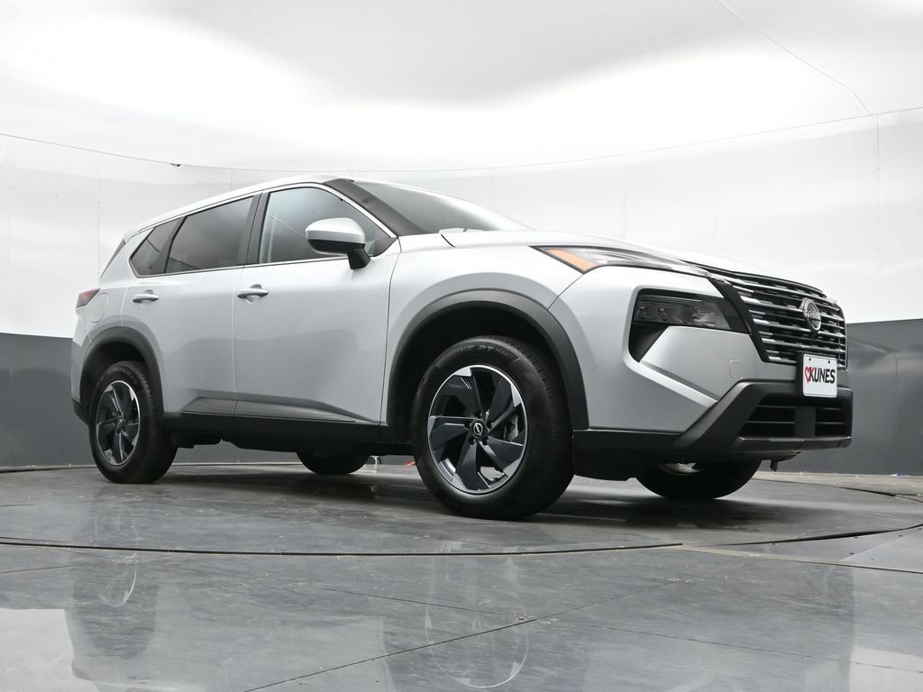 Used 2025 Nissan Rogue SV AWD/4WD image 44