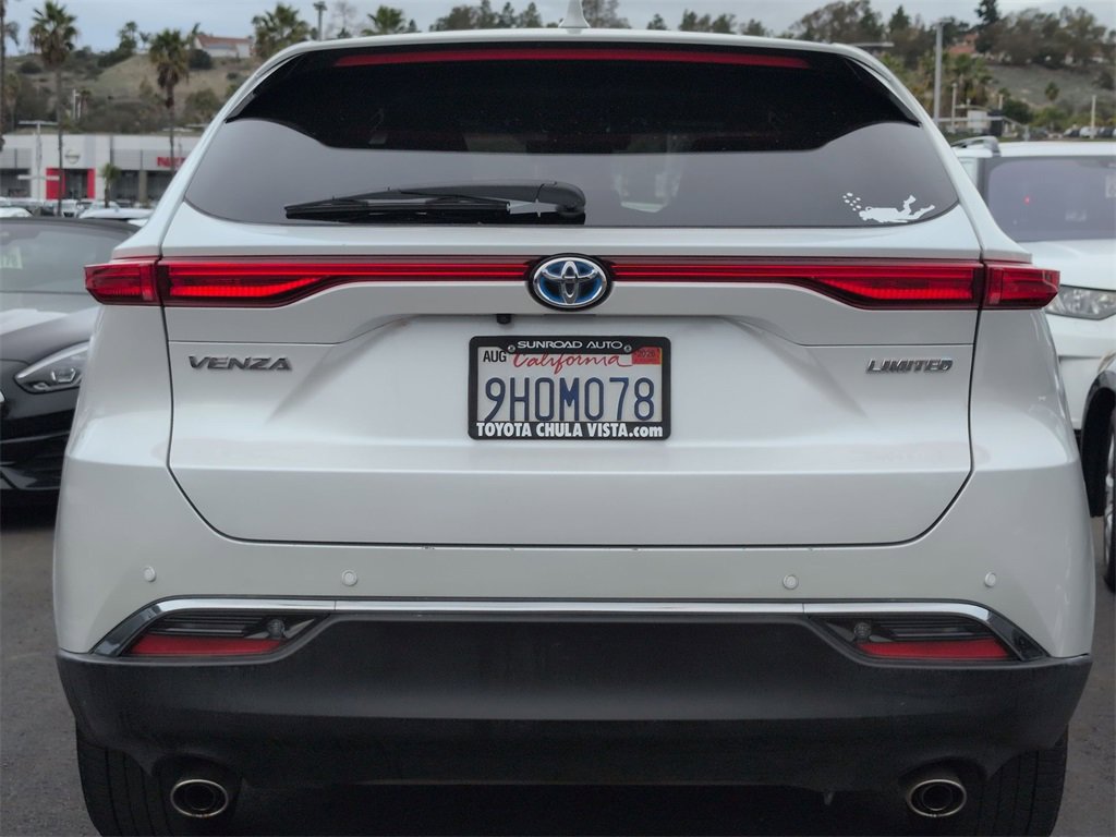 Used 2023 Toyota Venza Limited image 2