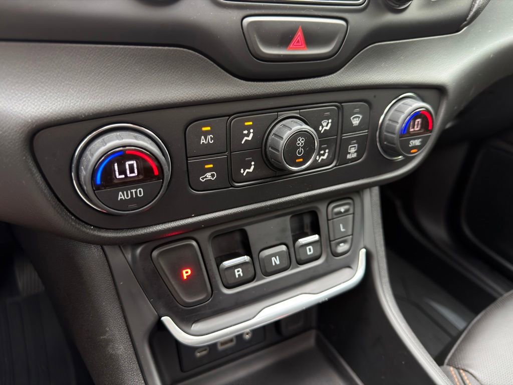 Used 2019 GMC Terrain SLT w/ Preferred Package FWD image 33