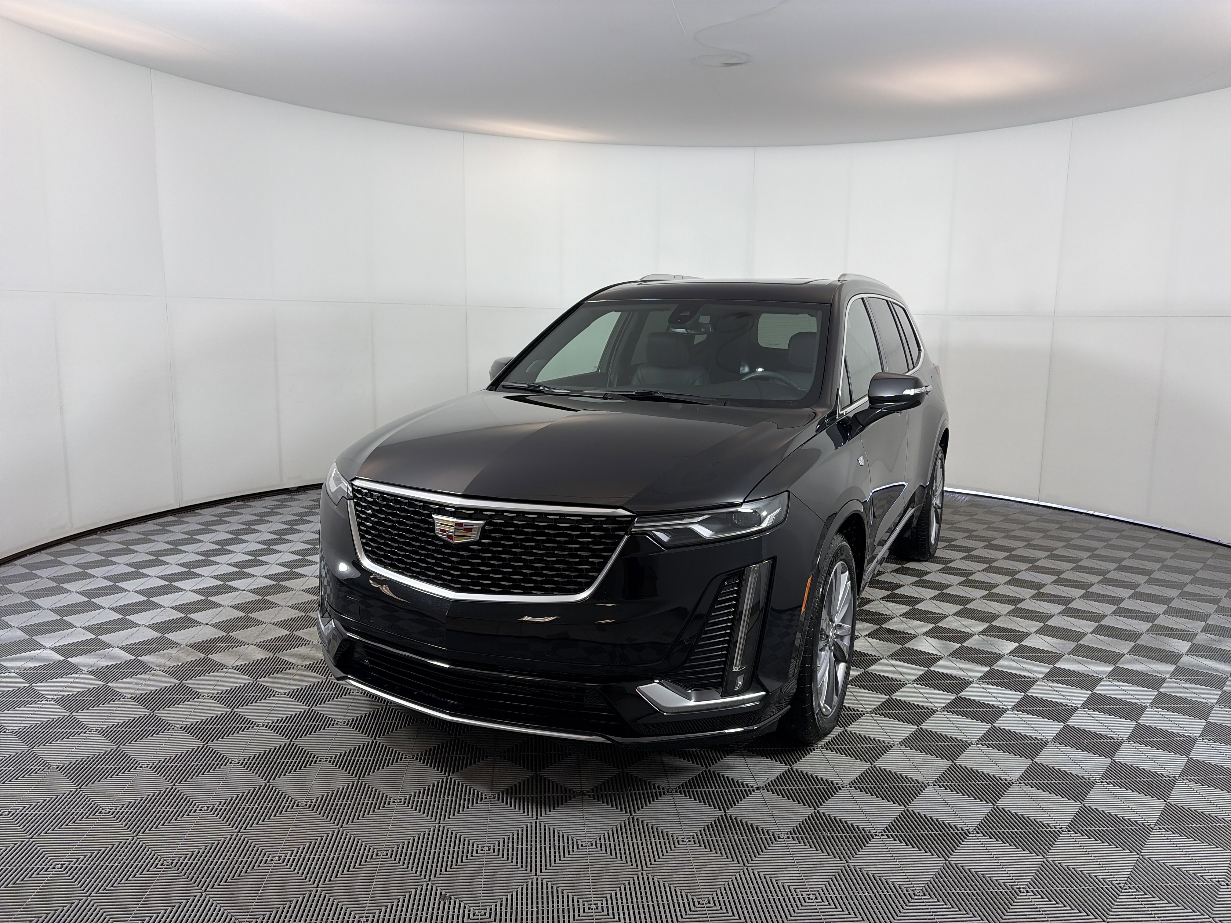 Certified 2024 Cadillac XT6 Premium Luxury w/ LPO, Floor Liner Package image 2
