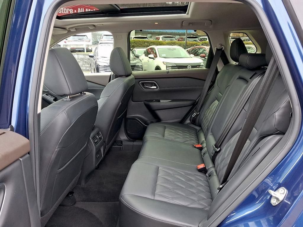 Certified 2023 Nissan Rogue Platinum AWD/4WD image 13