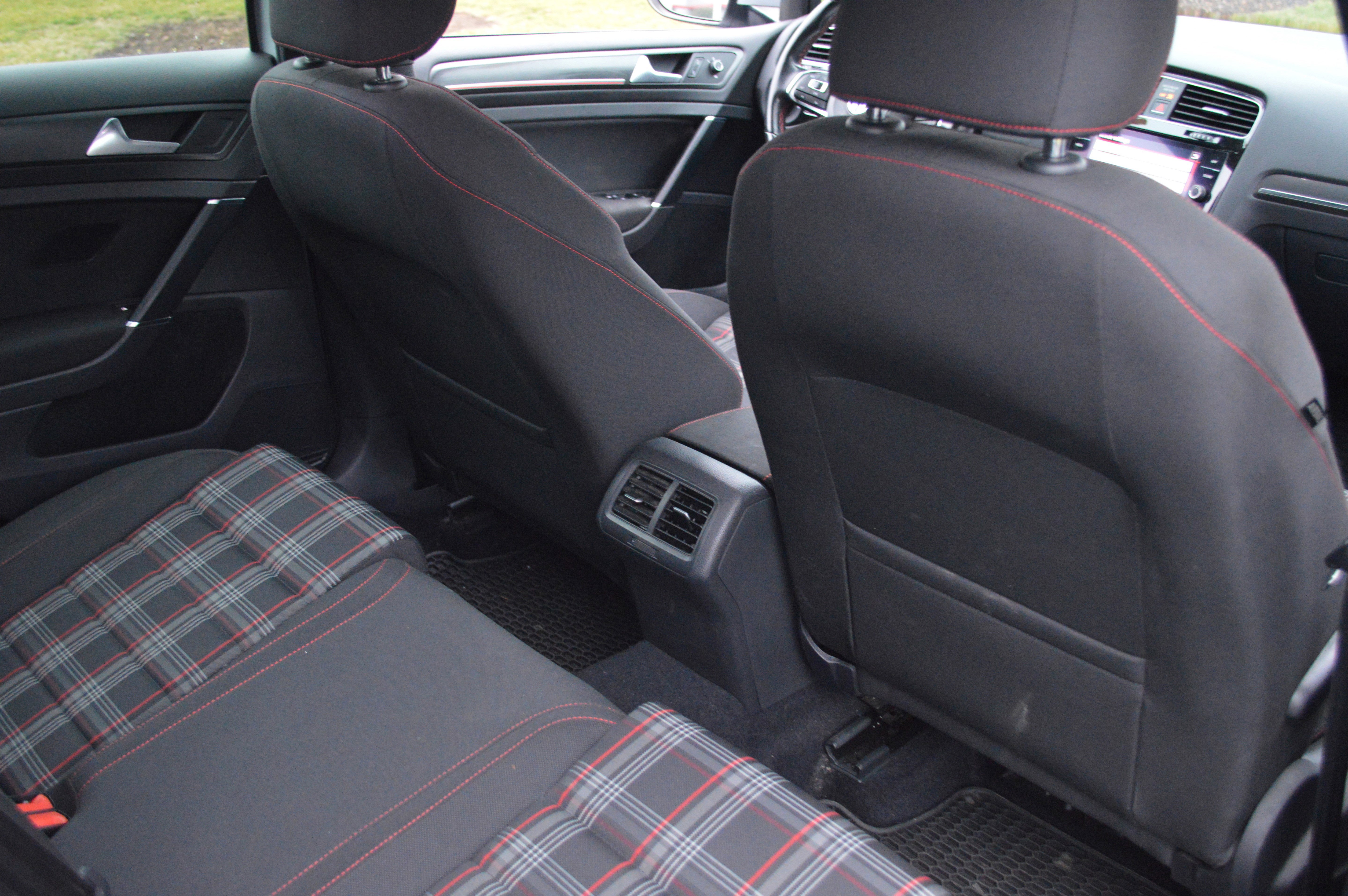 Used 2018 Volkswagen GTI SE image 33