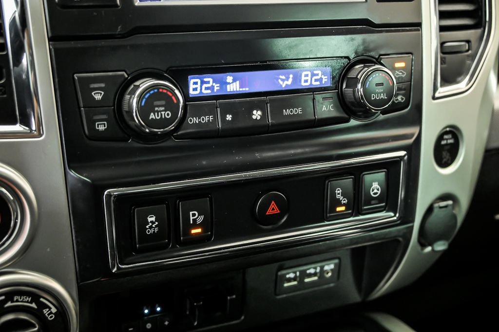 Used 2019 Nissan Titan PRO-4X w/ Pro-4x Convenience Package AWD/4WD image 21
