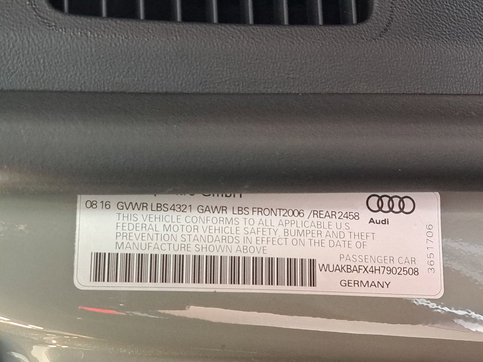 Used 2017 Audi R8 V10 plus w/ Full Leather Package AWD/4WD image 35
