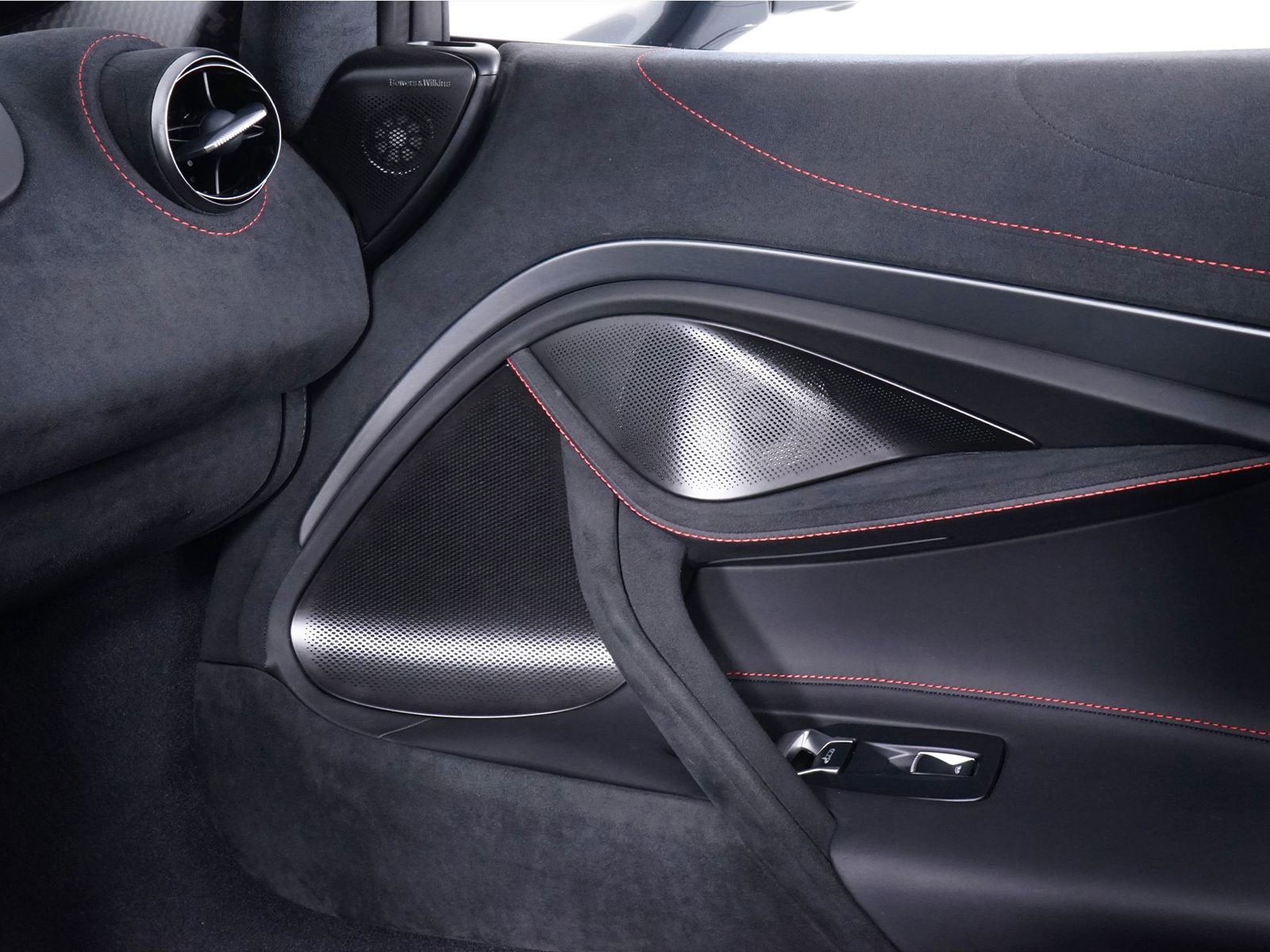 Used 2024 McLaren 750S Spider image 24