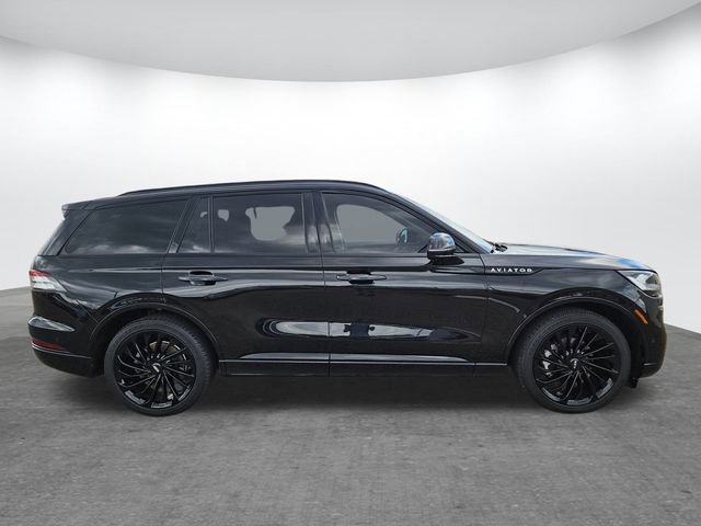Certified 2024 Lincoln Aviator Reserve w/ Equipment Group 201A image 3