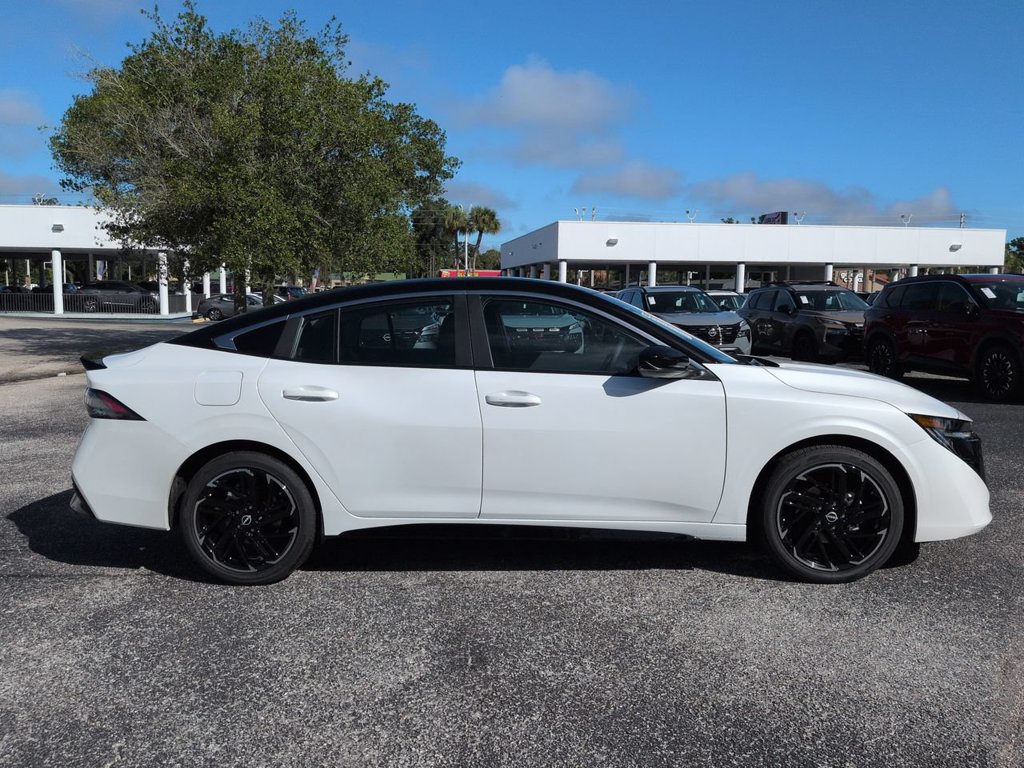 New 2027 Nissan Sentra SR w/ Floor Mat Package FWD image 3