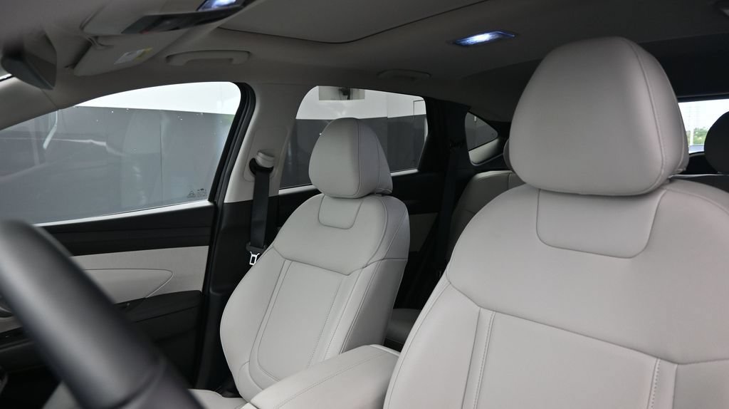 Used 2025 Hyundai Tucson SEL FWD image 26