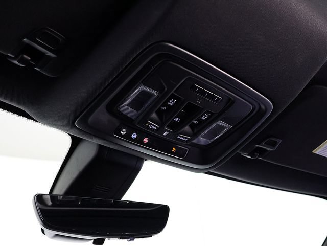 Used 2020 Chevrolet Silverado 1500 High Country w/ Technology Package AWD/4WD image 24