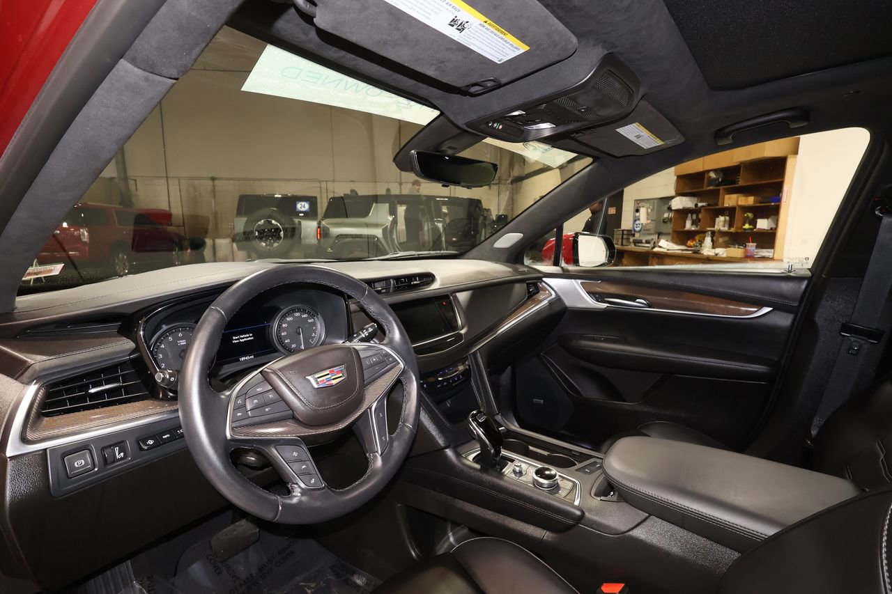 Certified 2024 Cadillac XT5 Premium Luxury w/ Platinum Package image 9