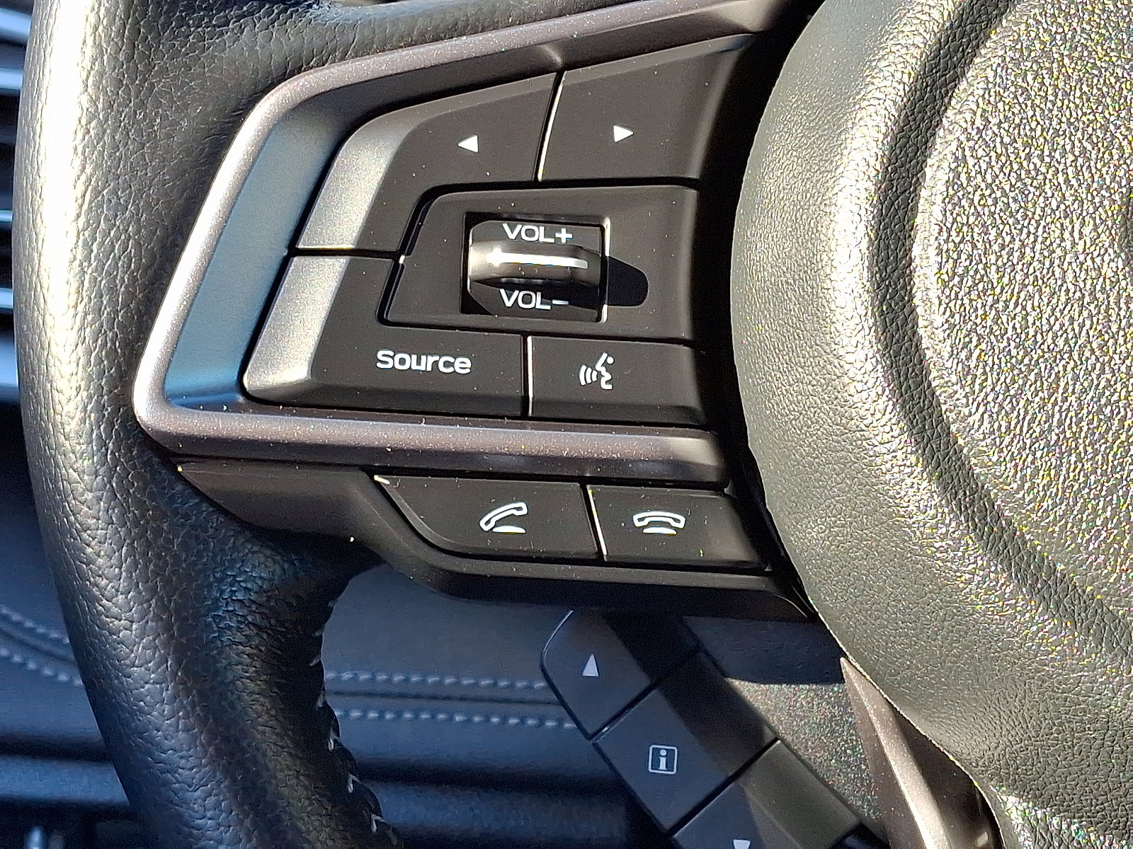 Used 2021 Subaru Outback Limited image 23